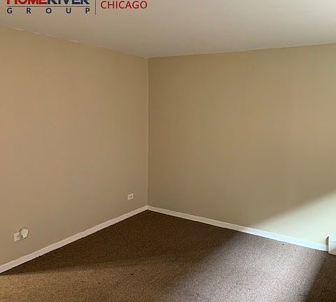 2nd image of 6933 S Jeffery Blvd APT 2C