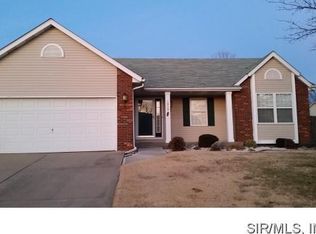 1928 Applegate Ln, Edwardsville, IL 62025