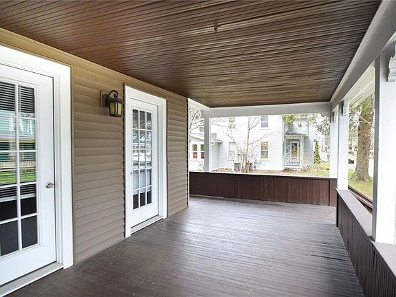 5th image of 18 Pleasant St