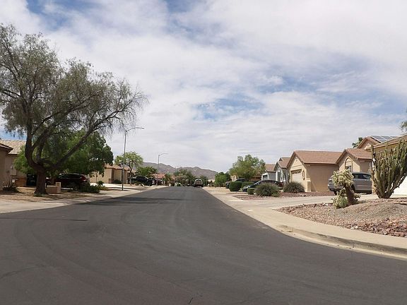 4th image of 18115 W Maui Ln