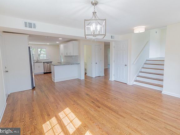 4th image of 5 Mason Ct