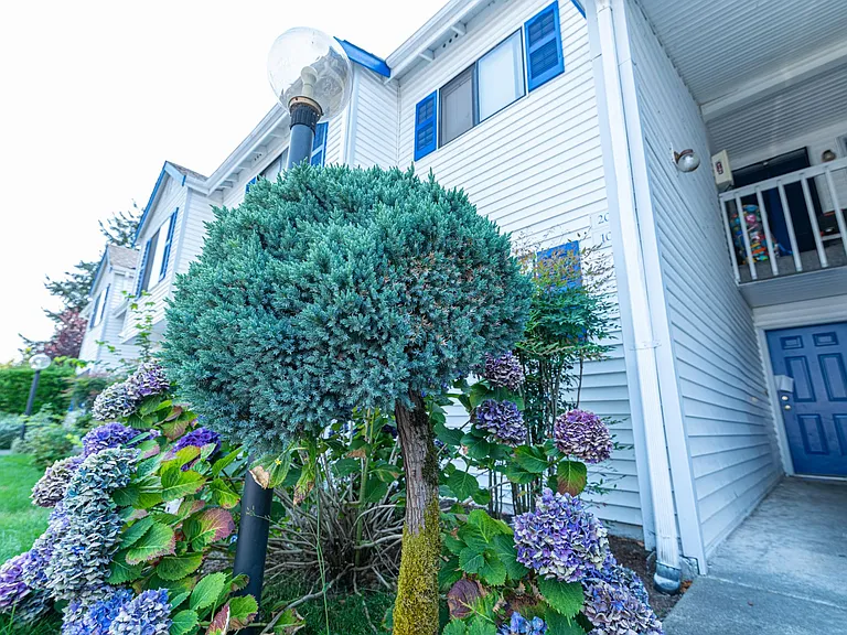 3601 & 3609 I St NE — Photo 22