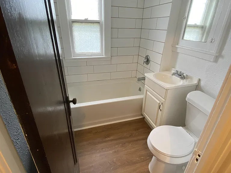 1442 W 101st St #16 — Photo 10