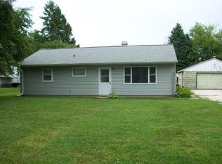 W160N9948 Colonial Dr, Germantown, WI 53022