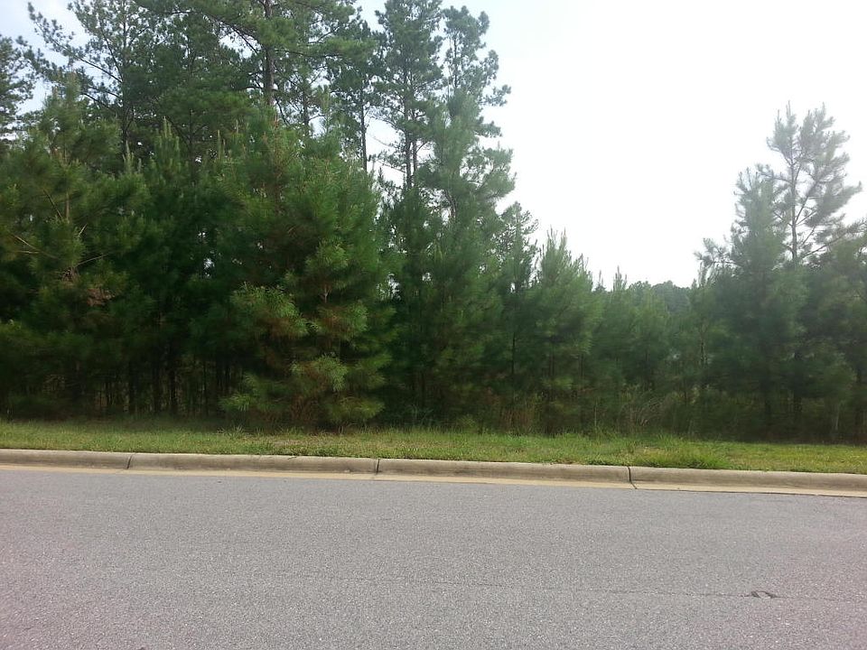 2nd image of 12 Broadlake Ln