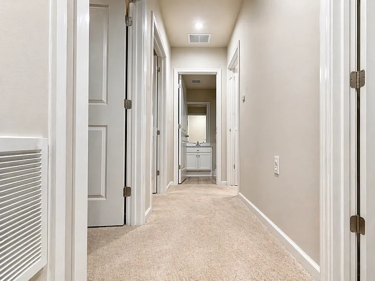 3160 Edgehill Dr — Photo 10