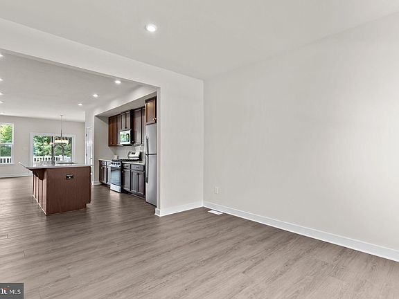 4th image of 60 Rosemary Way