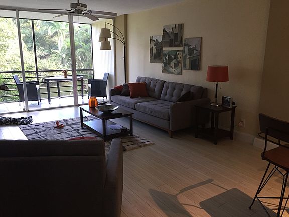 4th image of 102 Royal Park Dr APT 2G