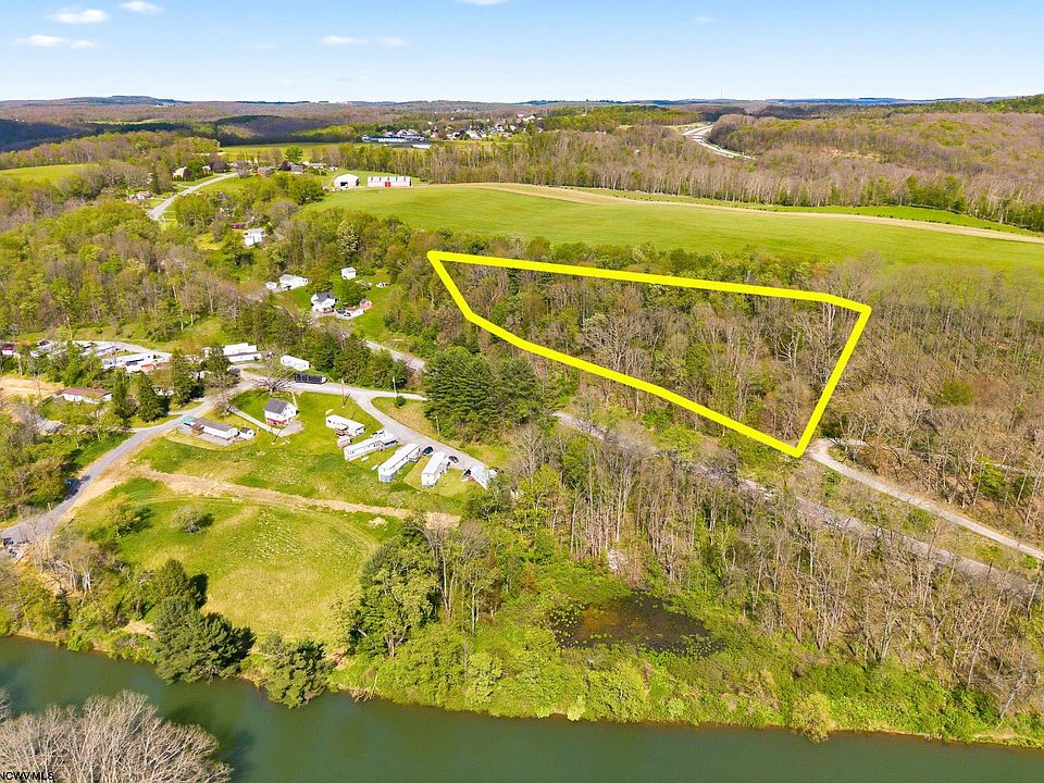 1st image of Country Ln