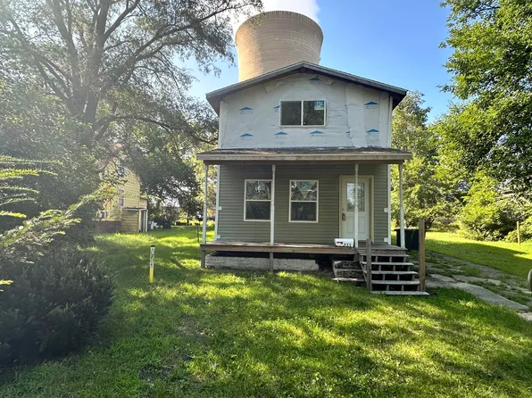 711 W 4th St, Michigan City, IN 46360