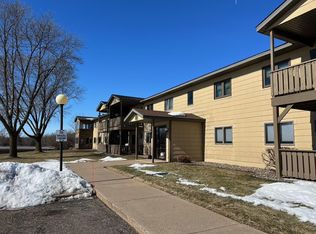 2114 Village Dr APT 227, Red Wing, MN 55066