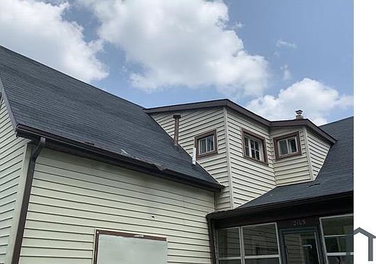 2nd image of 2105 Broadway St #2
