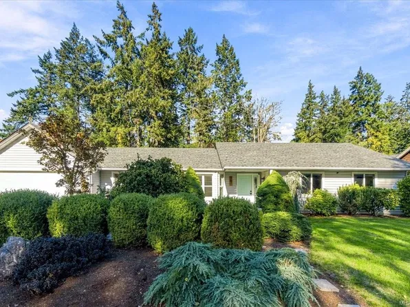 781 Sanderson Rd, Parksville, BC V9P 1A8