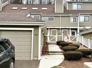 27 Country Walk #27, Shelton, CT 06484