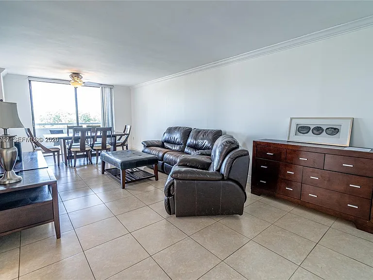7300 Wayne Ave #401 — Photo 4