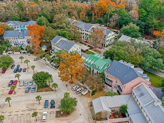 4th image of 24 Market Place Dr