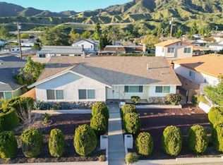 13905 Olive View Dr, Sylmar, CA 91342