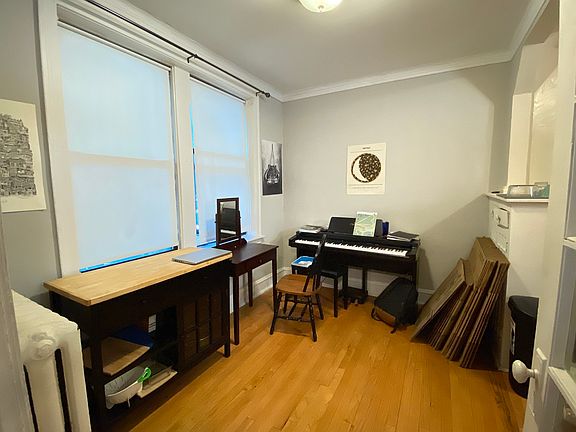 3rd image of 6034 N Hermitage Ave APT 2