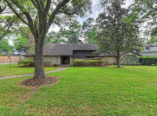 11011 Huntwyck Dr, Houston, TX 77024