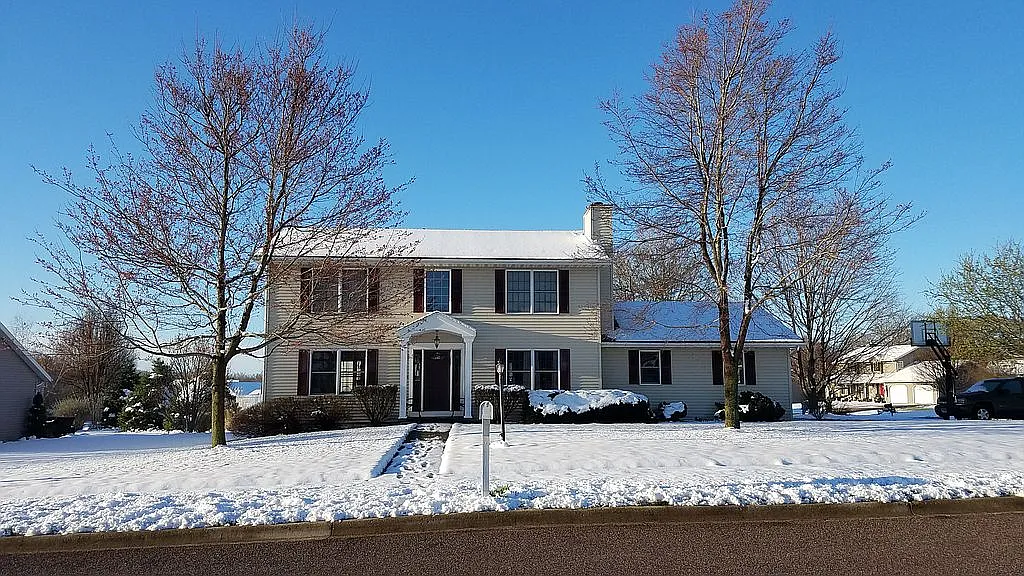 906 Dogwood Dr photo 1