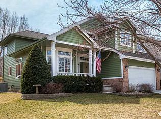 8800 Long Meadow Dr, Johnston, IA 50131