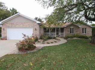 290 Sunflower Dr, Highland, IL 62249