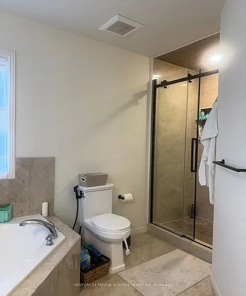 33 Mansbridge Cres — Photo 41