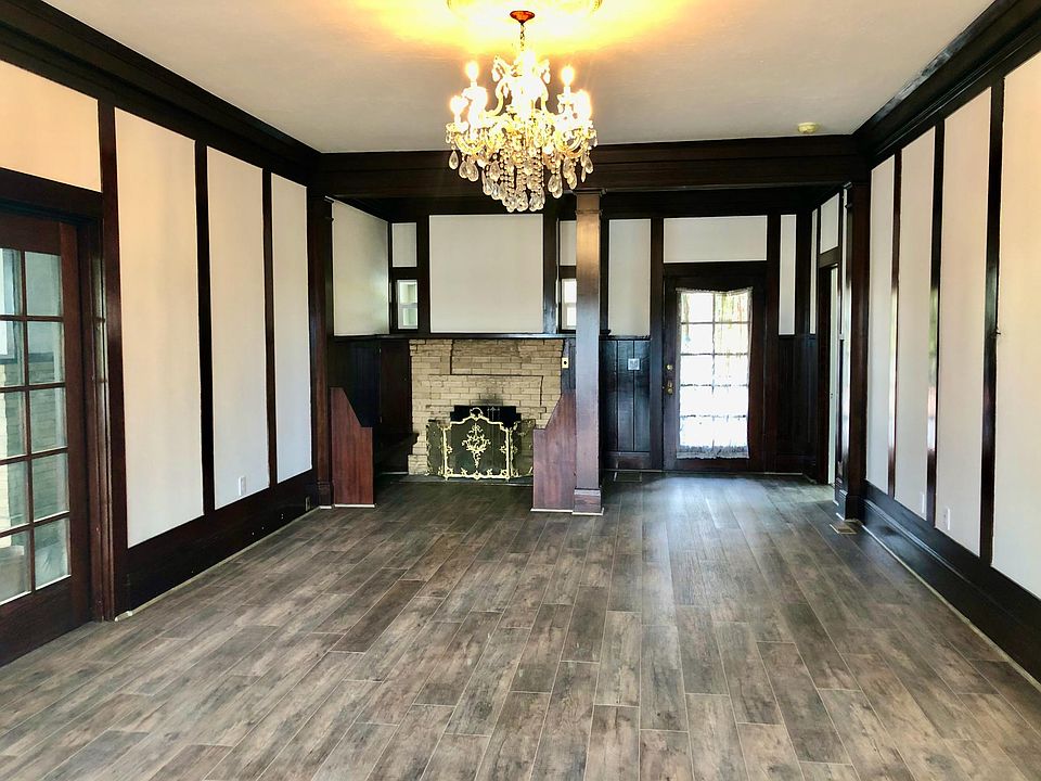 Living room with fireplace inglenook