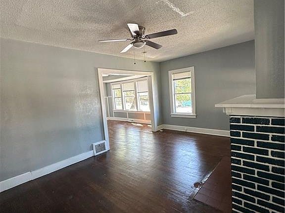 5th image of 541 Myrtle Ave
