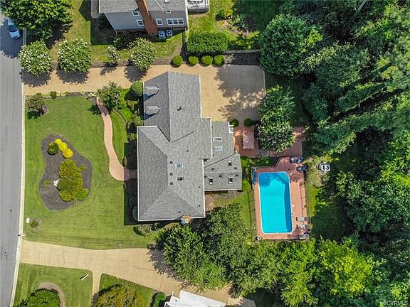 4th image of 10853 Millington Ln