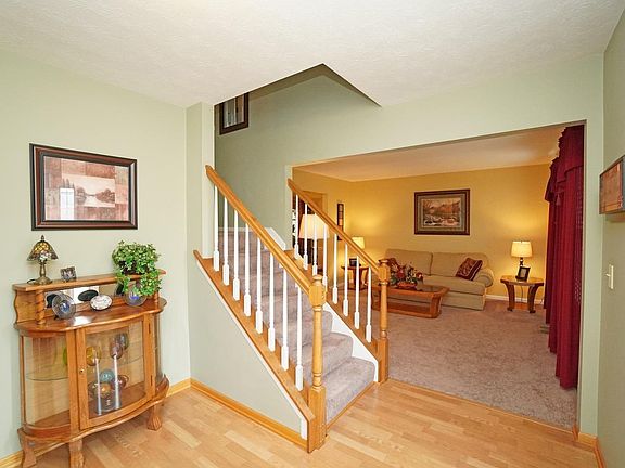 3rd image of 6322 Foxwood Ct
