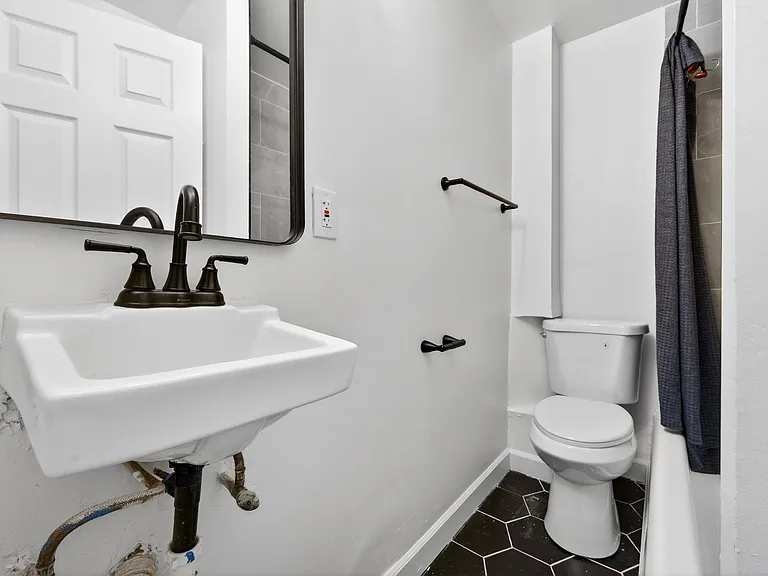3931 Delor St — Photo 15