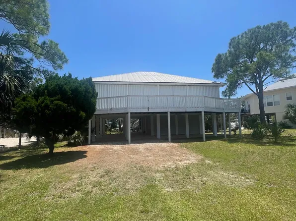 712 Buck St, Eastpoint, FL 32328