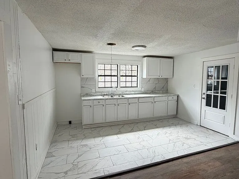 3081 Sunrise St — Photo 7