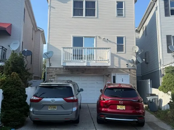 6 Elm Ct #1, Bayonne, NJ 07002