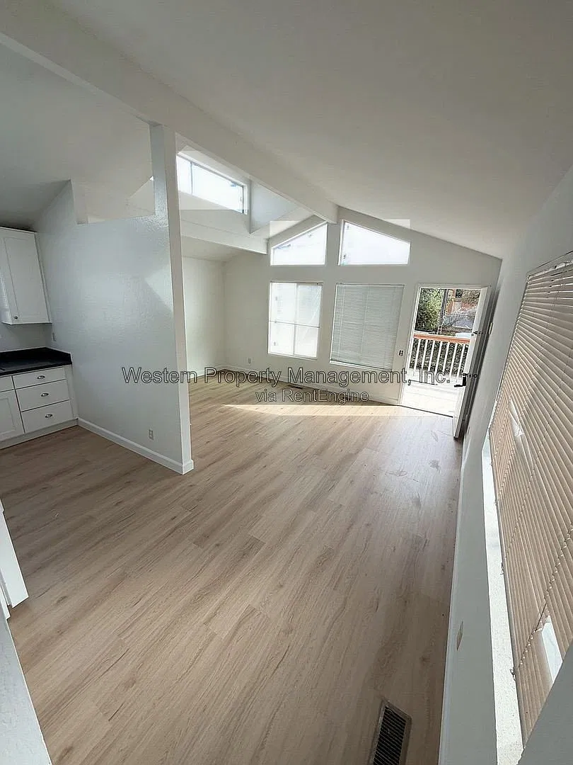 2 bed, 1.0 bath, 800 sqft, $2,795 — Photo 2