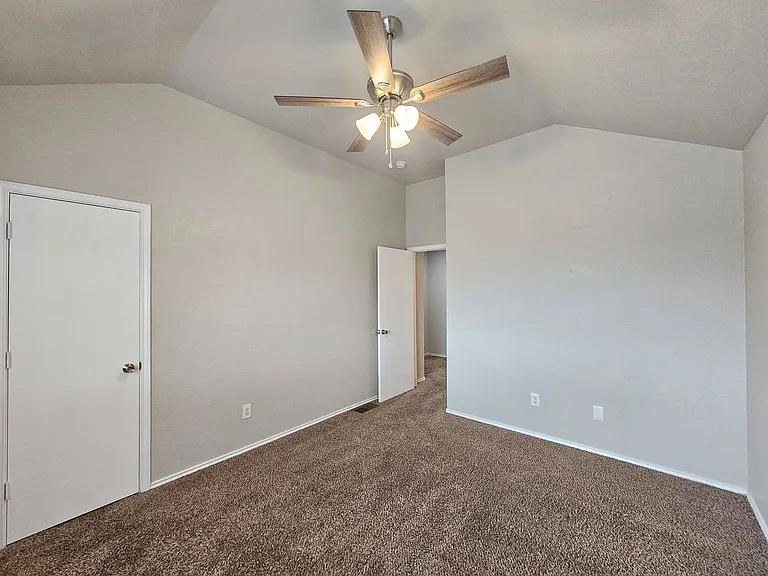 4601 Hudson Dr #D — Photo 11