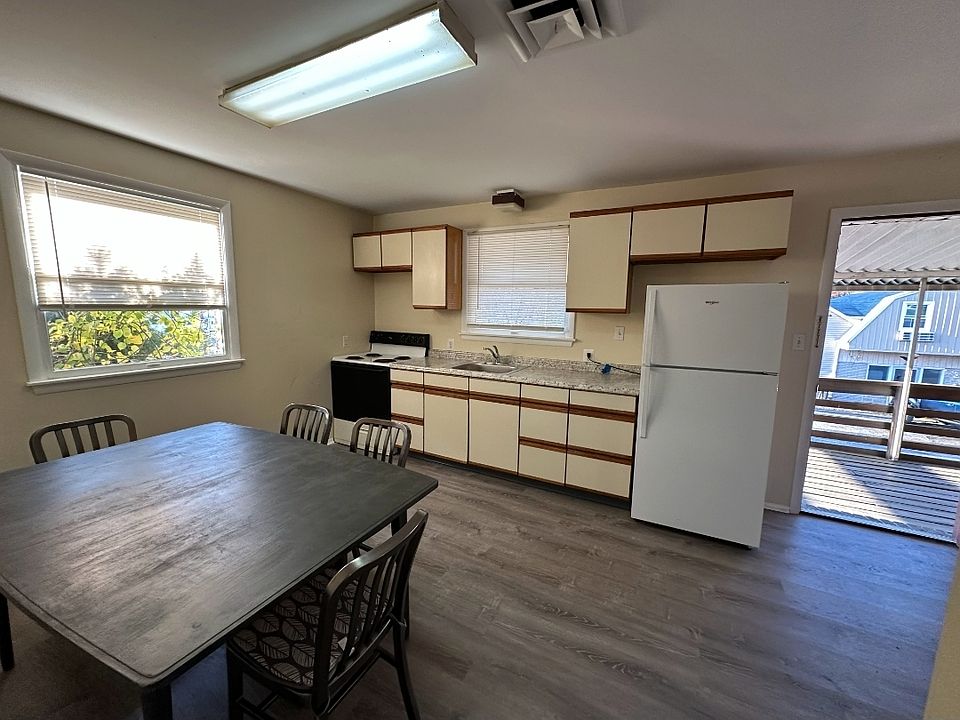 1st image of 1514 S Philadelphia Blvd #2