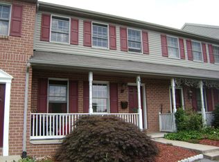 37 Foxfield Ln, Elizabethtown, PA 17022