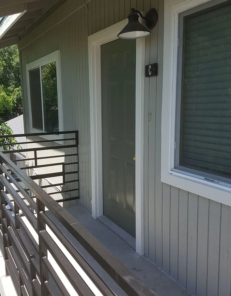 3126 College Avenue - B — Photo 4