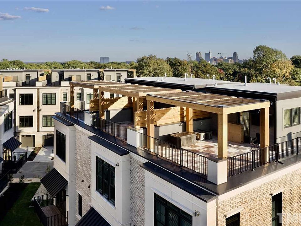 2nd image of 2121 Cameron Manor Way #101