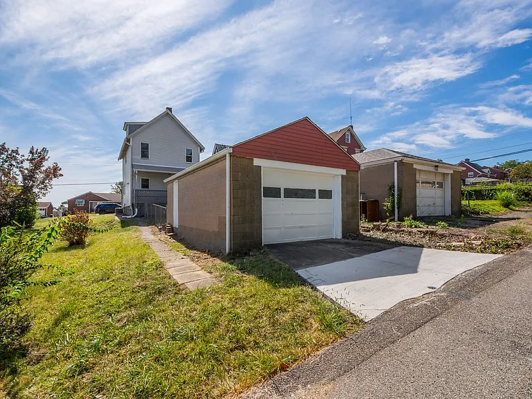 1744 Highland Ave — Photo 15