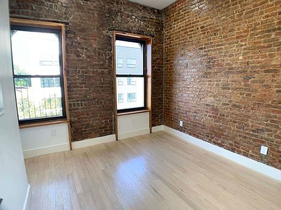 5th image of 556 Evergreen Ave #3H