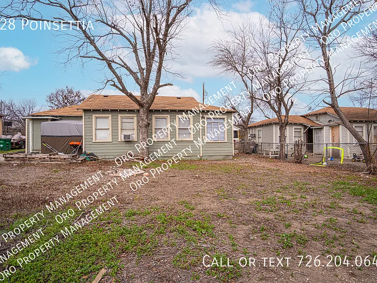928 Poinsettia — Photo 11