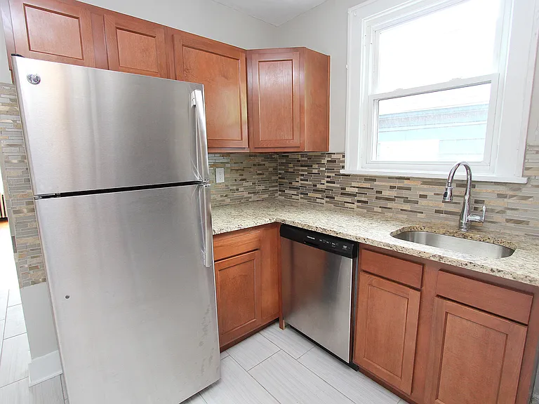 3556 Beechwood Blvd — Photo 11