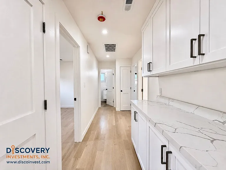 3939 Midvale Ave — Photo 15
