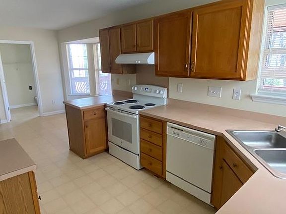 3rd image of 10231 Ashley Farm Dr