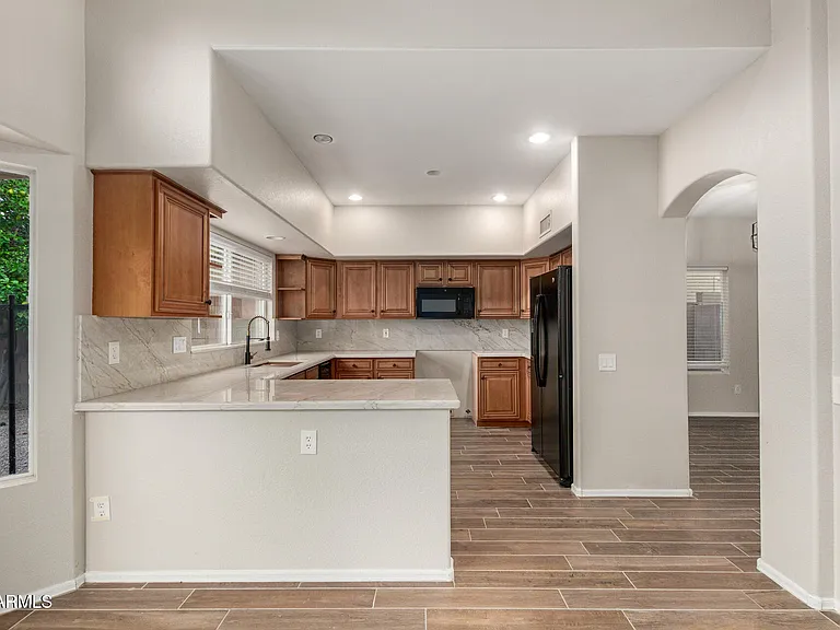 4522 E Rowel Rd — Photo 24
