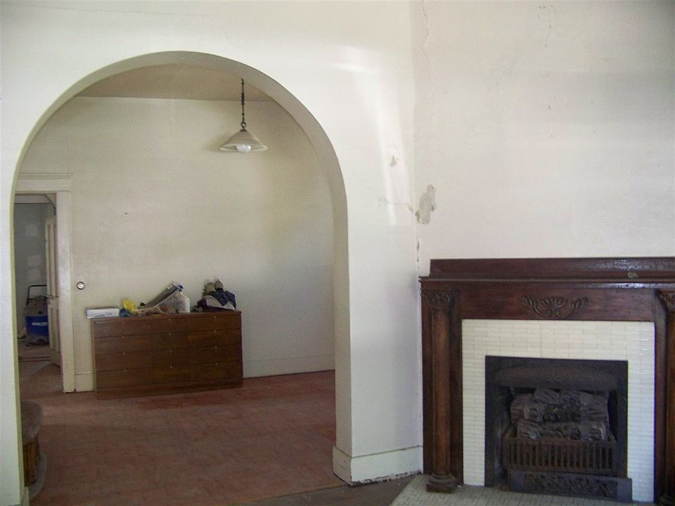 2nd image of 177 W 3rd St