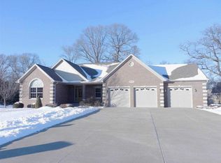 1704 Turkey Ridge Ct, Port Byron, IL 61275